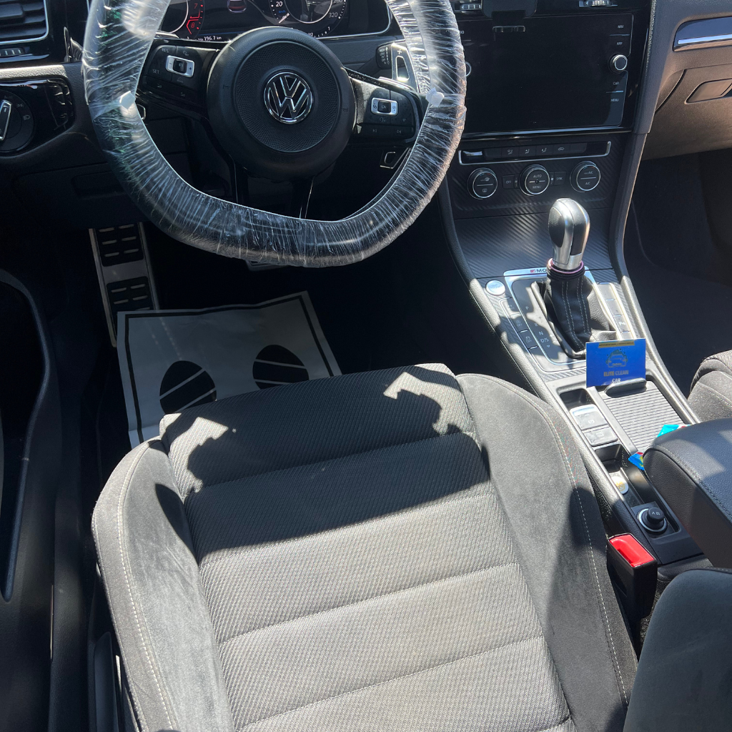 Lavage Auto à Domicile Grenoble EliteCleanCar: service de nettoyage auto à domicile sur Grenoble