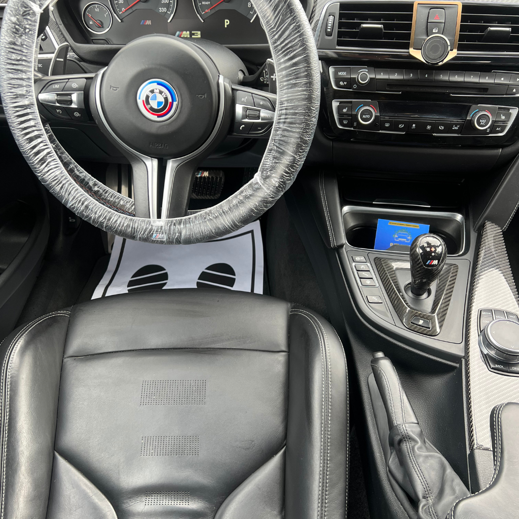 Lavage Auto à Domicile Grenoble EliteCleanCar: service de nettoyage auto à domicile sur Grenoble